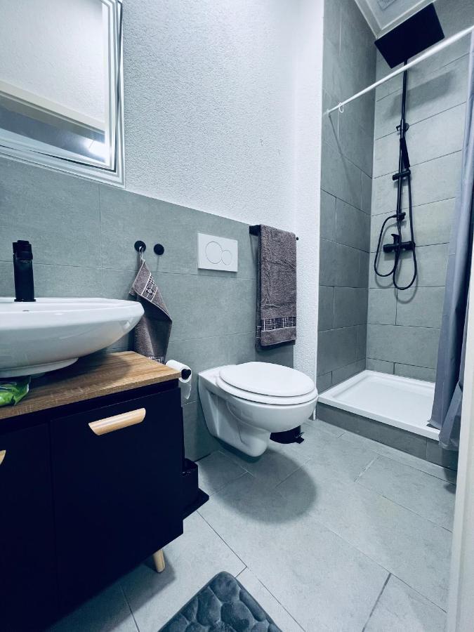 Traumhaftes 1-Zi Apartment Mit Gartennutzung Naehe Krefeld Hbf Esterno foto
