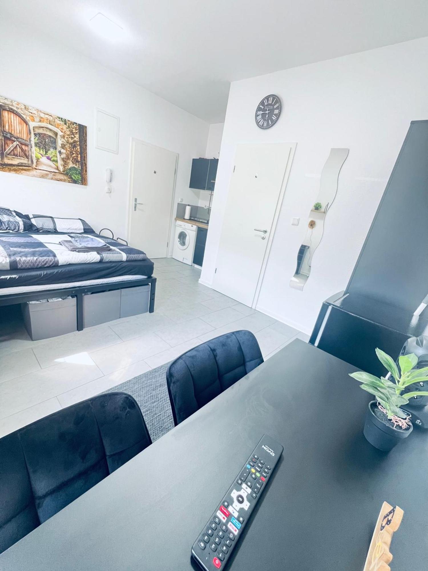 Traumhaftes 1-Zi Apartment Mit Gartennutzung Naehe Krefeld Hbf Esterno foto